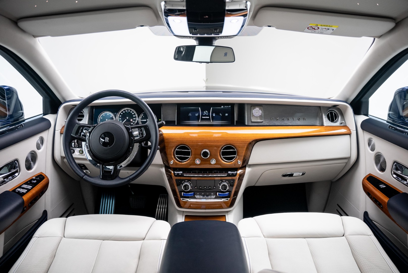 2018 ROLLS ROYCE PHANTOM LWB. BESPOKE SOUND SYSTEM. GCC